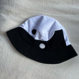 Ying yang bucket hat